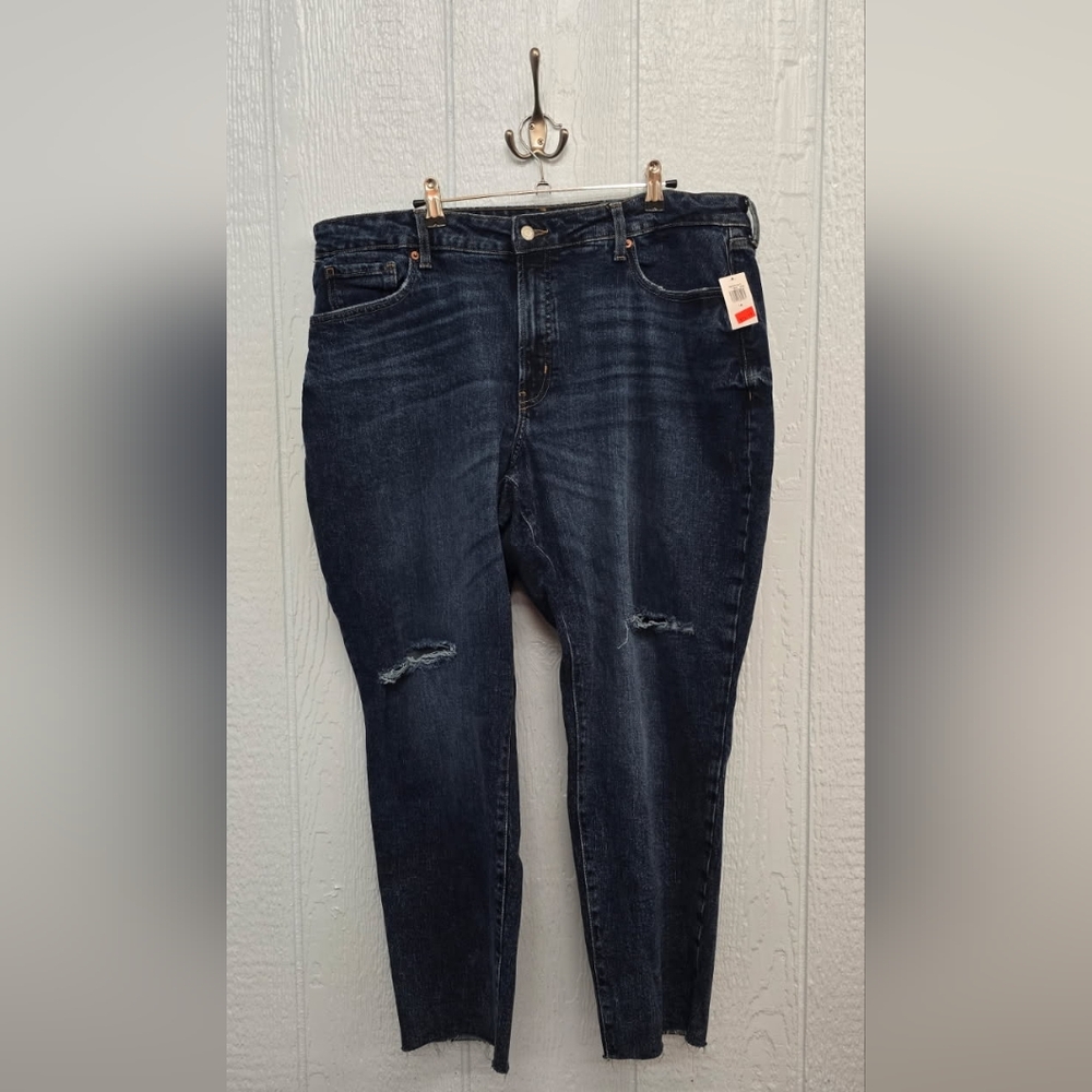 NWT Size 18 High Rise Curvy Old Navy Dark Blue Distressed Jeans